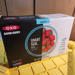 OXO Good Grips 8-Piece Round Glass Food Storage Container Set