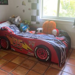 Cars Lighting McQueen Bed And Dresser With Mirror Set