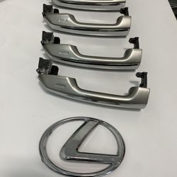 Lexus LX570 Exterior Door Handles & Front Grille Emblem