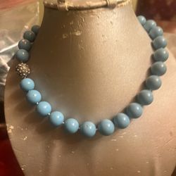 Beautiful Vintage Blue Necklace 