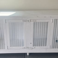 A Large White Dog Wood Kennel
