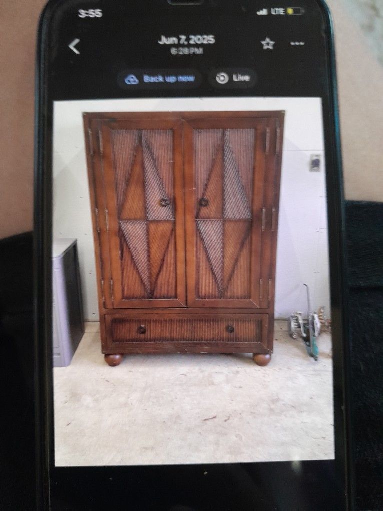 Wooden Cabinet/ Entertainment Center