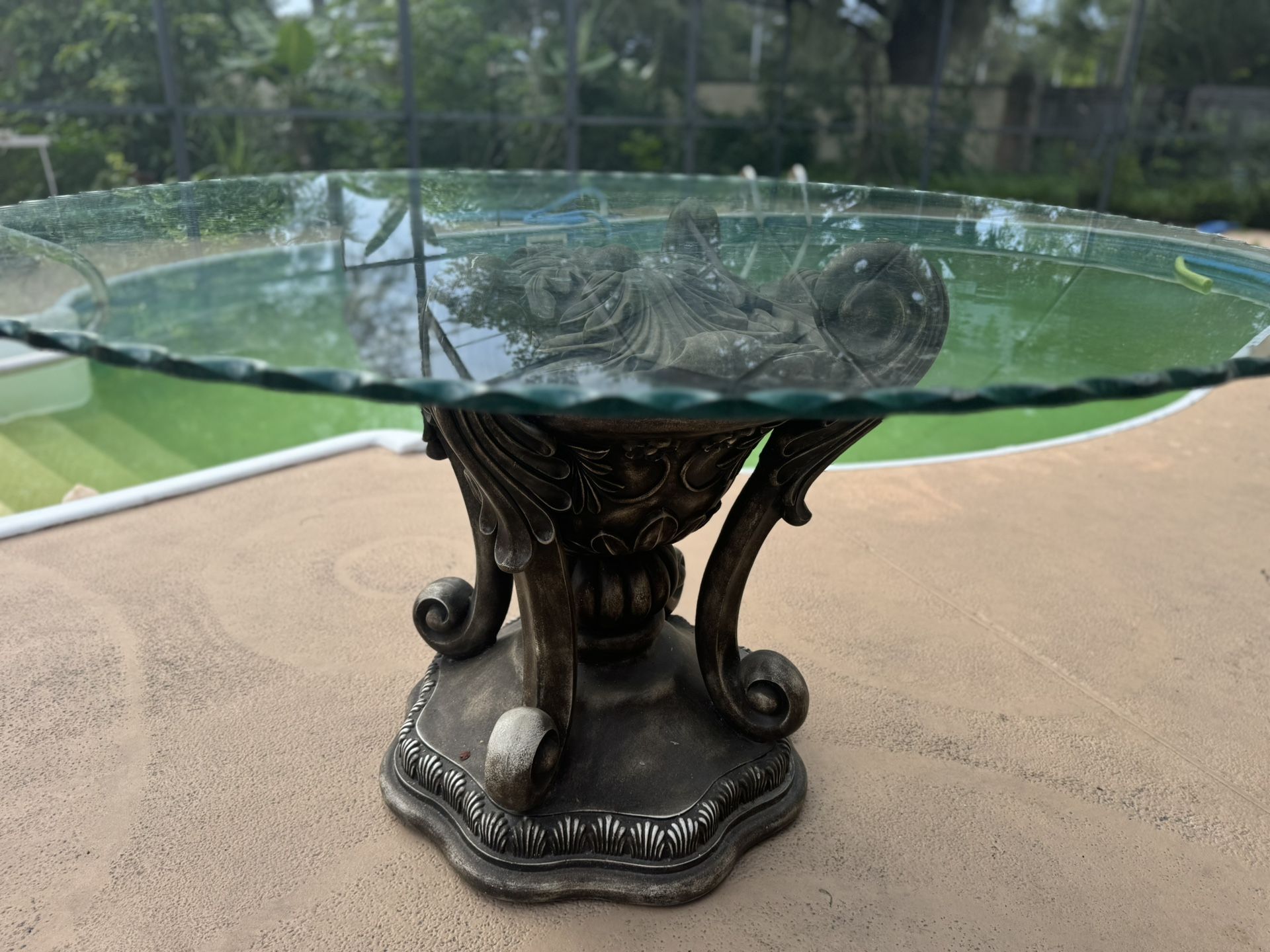 Antique table great addition to your home (obo