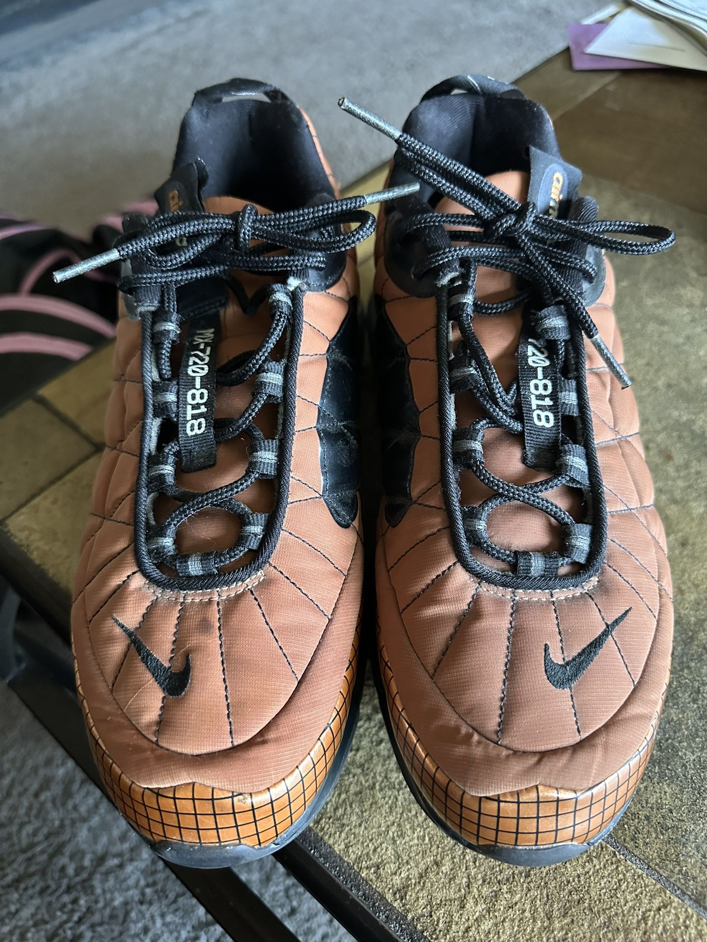 Nike Air Max Shoes. 720-818 Black Metallic Copper Size 10