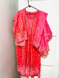 Ladies salsas Kurtha - straight legged pants and matching duppata