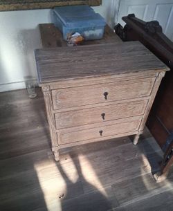 Rh end table