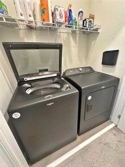 Whirlpool Washer & Dryer Set