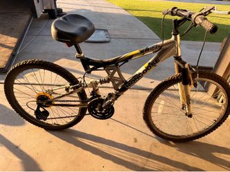 Mongoose XR-75 21 speed bicycle