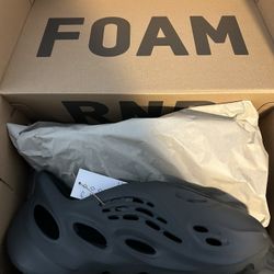 Yeezy Foam RNNR