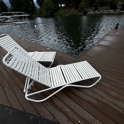 Outdoor Lounge Chairs / Sun Chairs