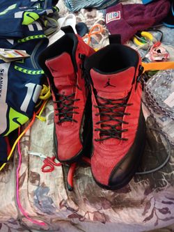 SIZE 11 BRED 12S