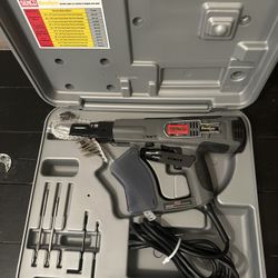Seneca DS200-AV Screw Fastening System  Like New 1/2 Bucket Of Screws $150