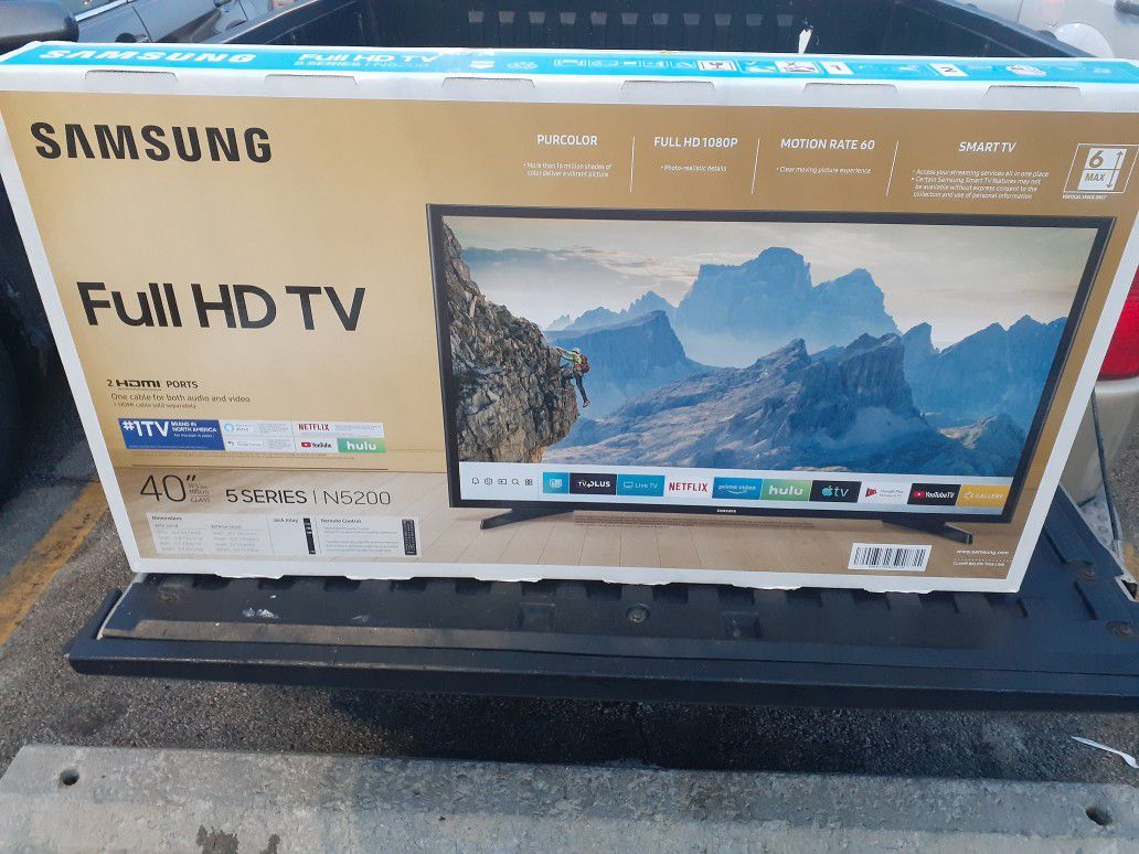 Brand-new in-the-box never open Smart TV 40 inch $175.00 cash takes it.