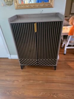 Shoe cabinet entry cabinet