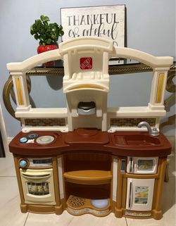Step2 Fun with Friends Kitchen