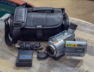 Sony Handycam DCR-TRV530 Digital 8 Video8 Digital Camcorder Video Camera w/Nightshot - Works Great!!