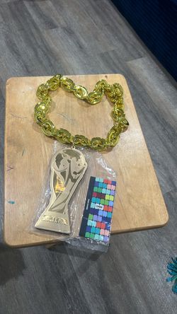Officially Licensed FIFA 2026 World Cup Chunky Fan Chain Necklace w/ Trophy Pendant