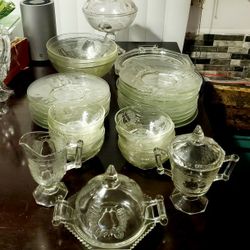 Vintage Baltimore Pear Set By Jeanette Glass 