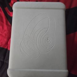 Beats Studio Pro Headphones BRAND NEW