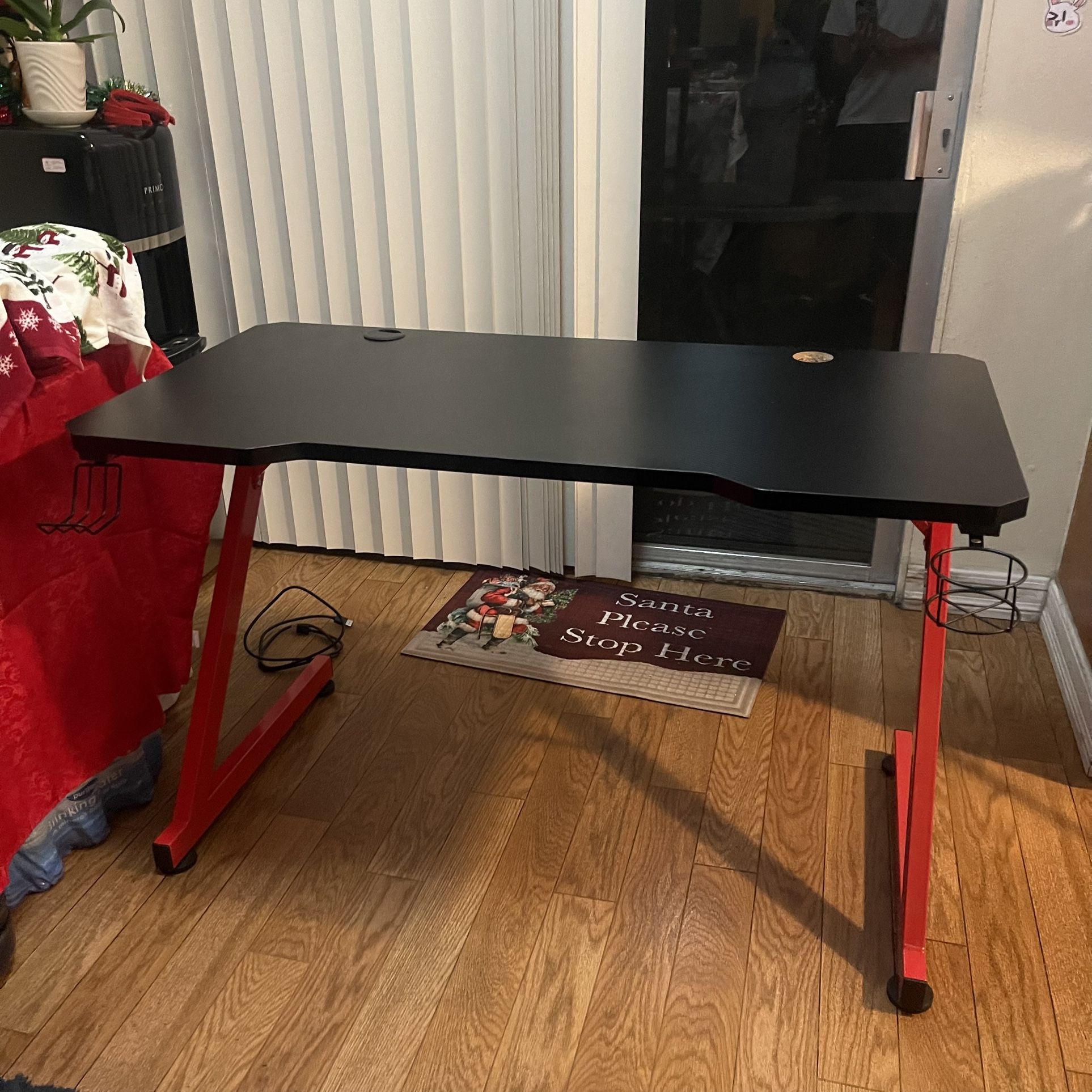 Multiplatform Desk Station