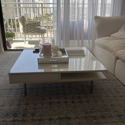 Club Coffee Table