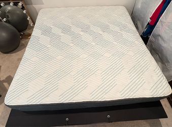 King size Beautyrest PressureSmart Mattress