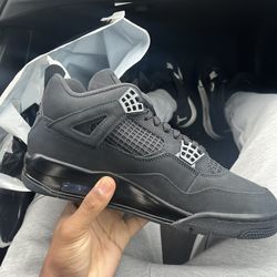 Air Jordan 4’s Retro 2025 Black Cats|size 10.5| 