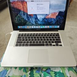 MacBook Pro 15", Core2Duo 2.53, 4gb DDR3, 250GB HD, Superdrive