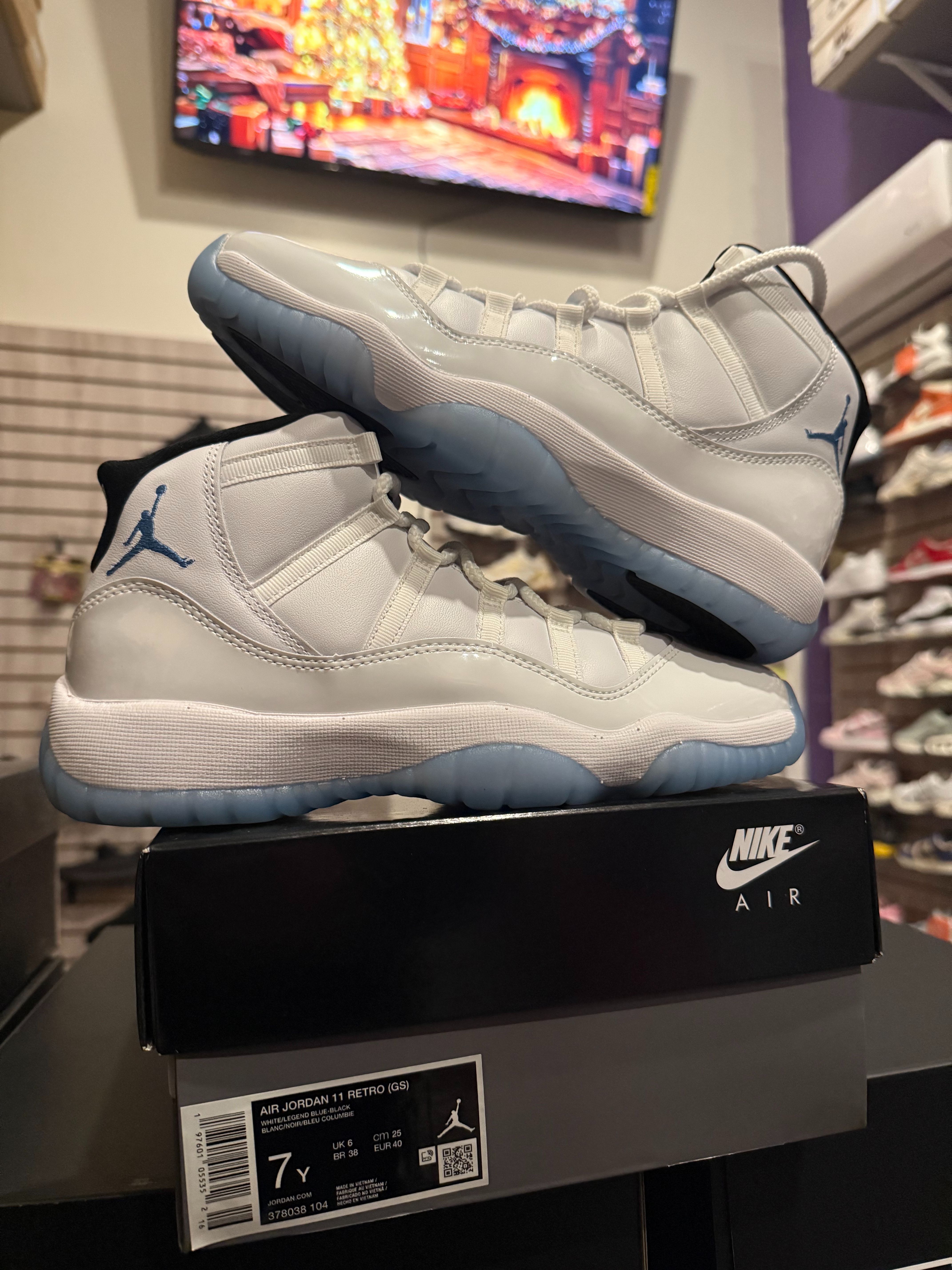 Jordan 11 Legend Blue 11M