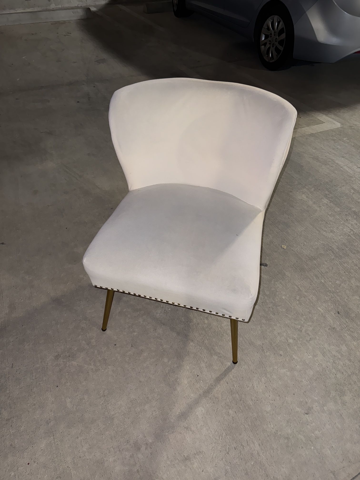 Luxury white chair