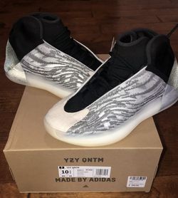 Adidas Yeezy Quantum QNTM