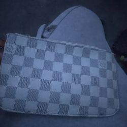lv wallet (NEED GONE) 