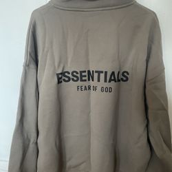 Essentials Quarter Zip 