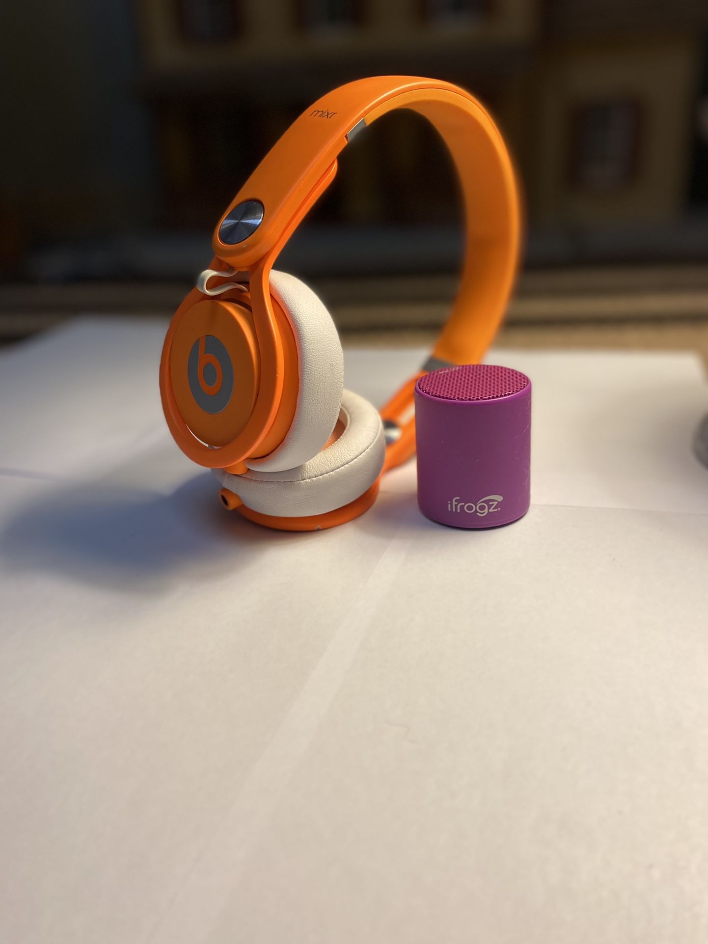 Rare discontinued orange beats mixr included with a speaker