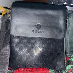 Gucci, Black, Messenger Bag.