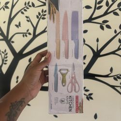 Brand New Knife Set 