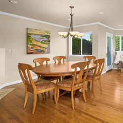 Ethan Allen Dining Table & 8 Chairs