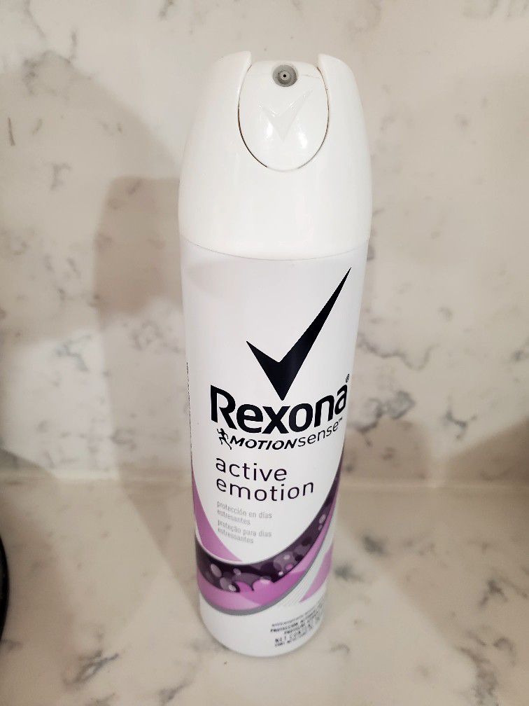 Rexona Active emotion Spray Deodorant - Bottle 150 ML

Rexona Motionsense Women Active Emotion Aerosol Antiperspirant Deodorant helps protect when the