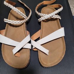 LADIES SANDALS