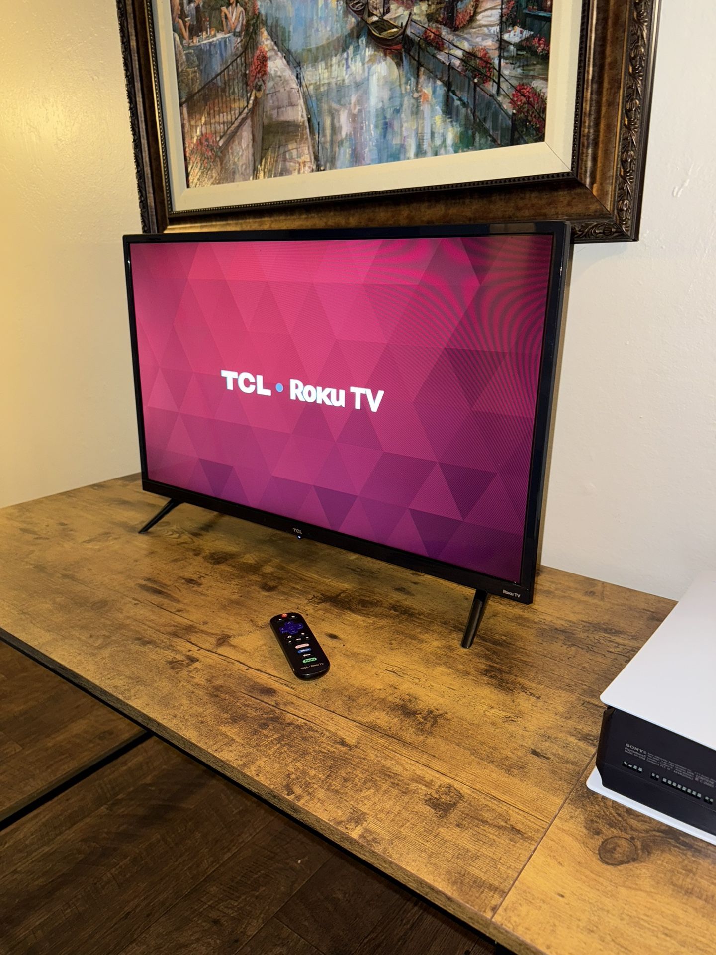 TCL Roku Smart TV – 32” with Remote – Great Condition!