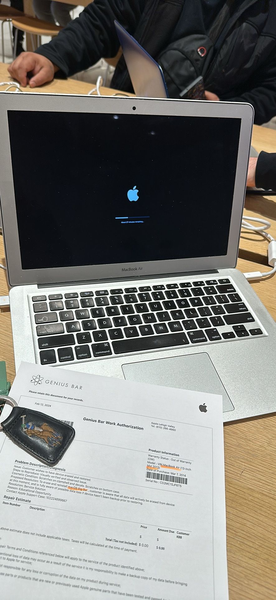 Apple MacBook Air MD760LL/A 13.3-Inch Laptop (Intel Core i5 Dual-Core