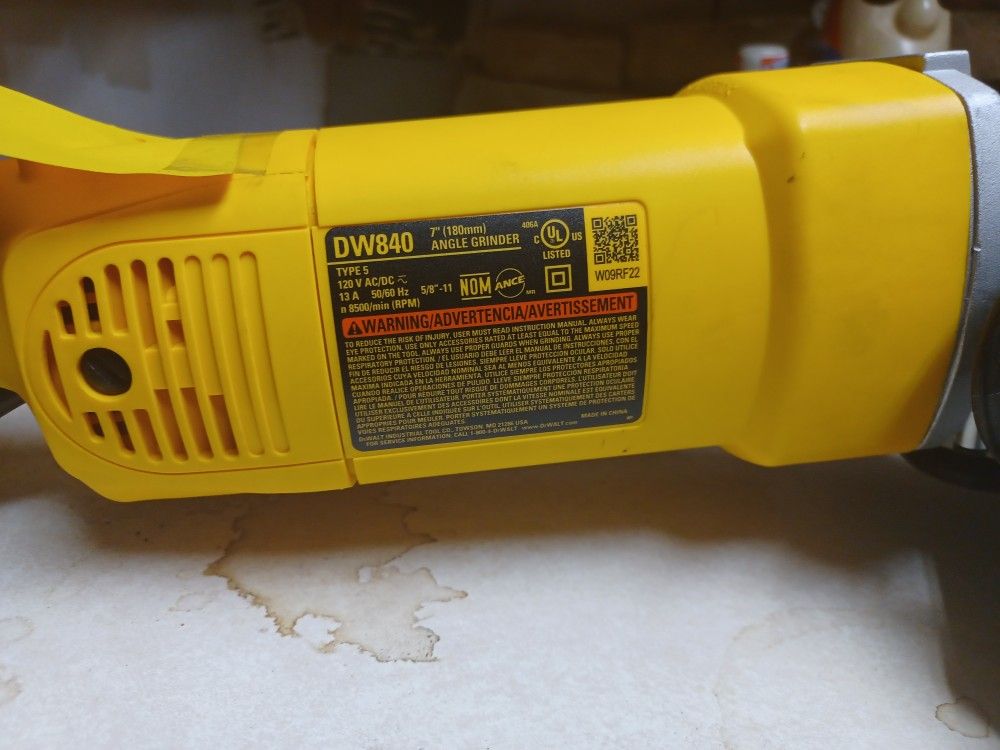 DEWALT 7'' ANGLE GRINDER