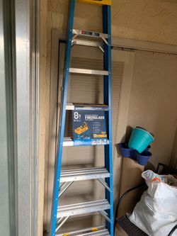8 feet Maximum Strength WERNER Fiberglass Step Ladder