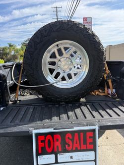 35.x12.5/r18” FALKEN WILDPEAK RT.01. And RIMS KMC FORGED “ 18” $3200