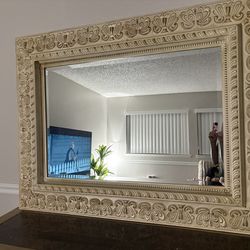 Entry Table And Mirror