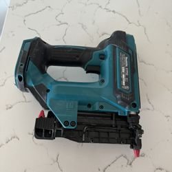 Pin Nail Makita Like New