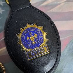 NOVELTY NYPD NYC KEY FOB HOLDERS (4) LOT