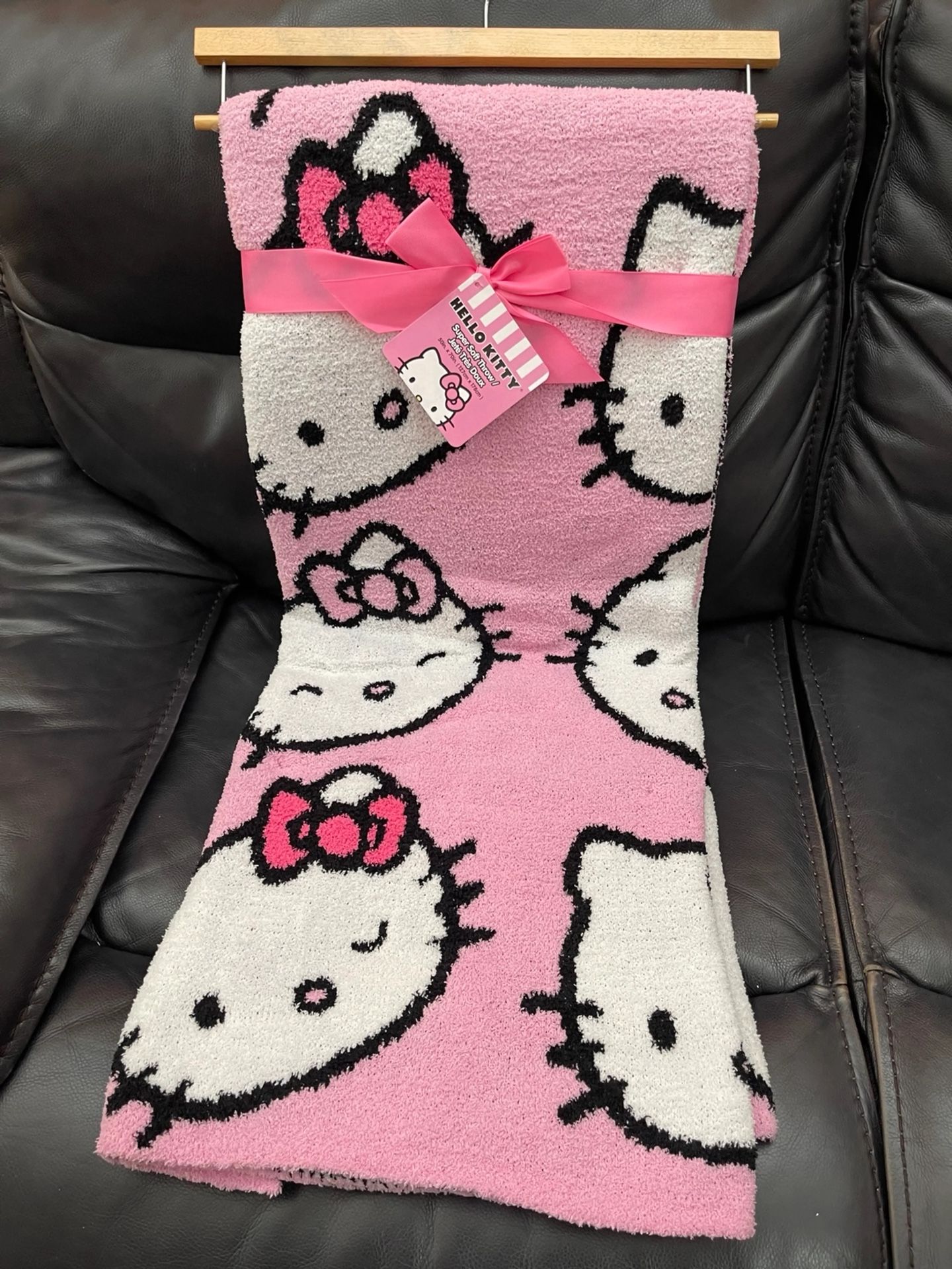 Hello kitty Knit throw blanket