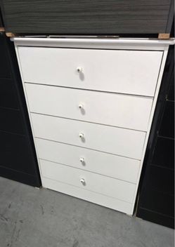 Five drawers dresser
