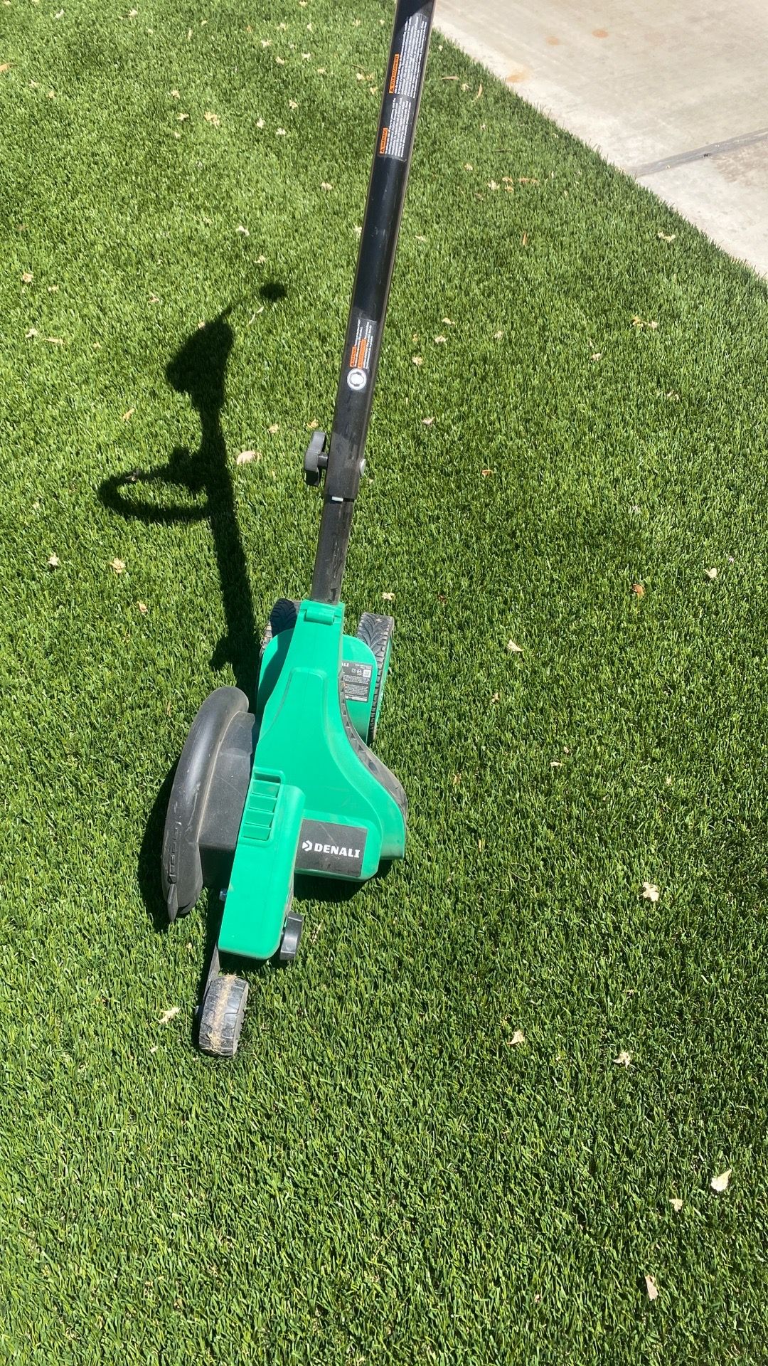 Denali lawn edger